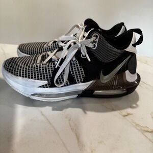 Nike LeBron Witness VII Basketball Shoes‎ Black White Sneakers Mens Size 7.5 GUC
